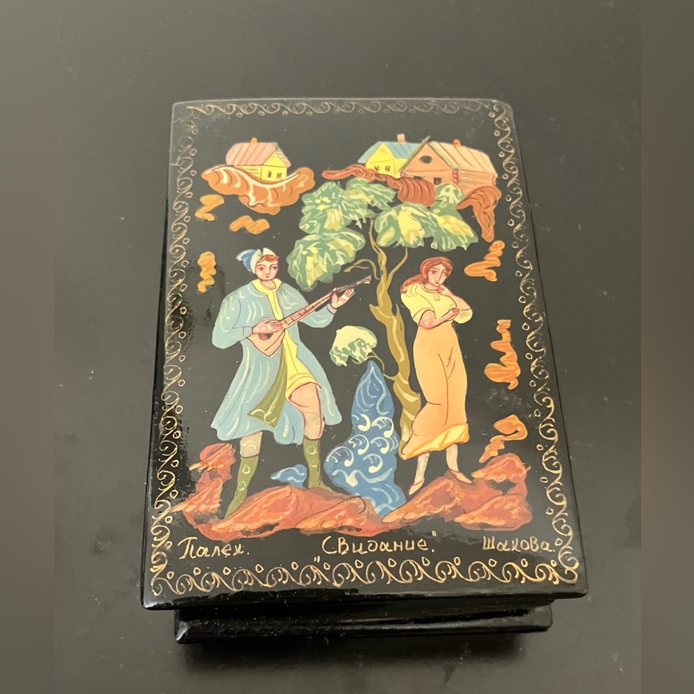 Vintage 1970’s Russian Lacquer Box Village Artist lidded box